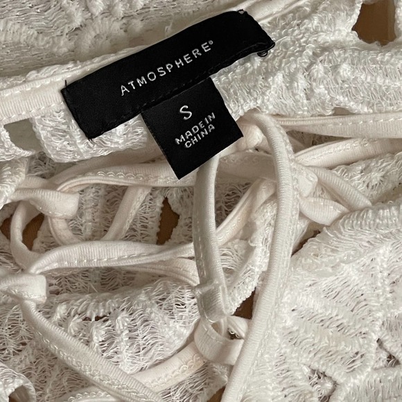 White Floral Lace Coverup Laceup Flower Pattern Tunic Travel Size Small - Picture 6 of 8